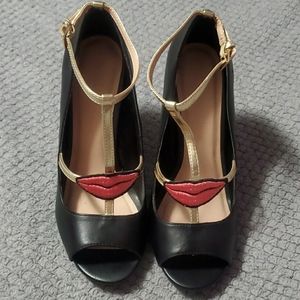 Black peep toe heel